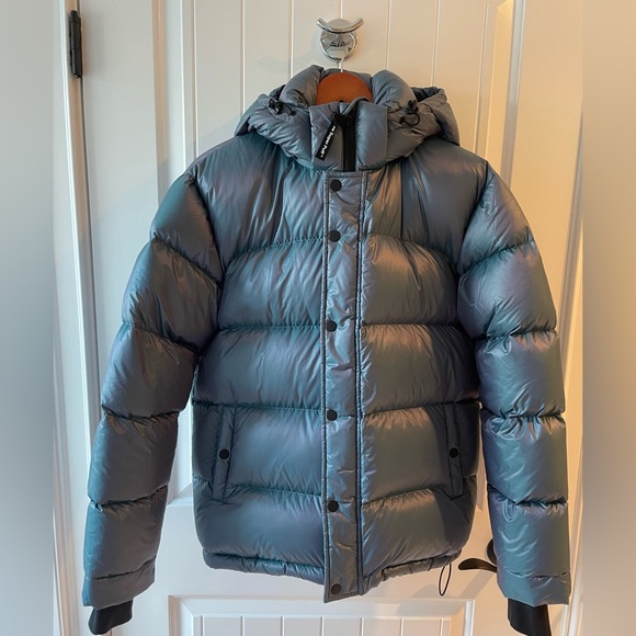 TNA Aritzia Super Puff Jacket Hi-Gloss Special Edition - Picture 2 of 5